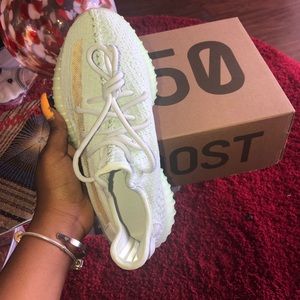 Yeezy 350 V2 Hyperspace